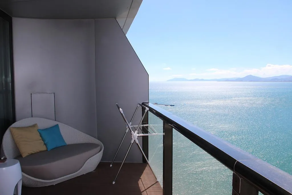 Phoenix Island Resort Σανυά