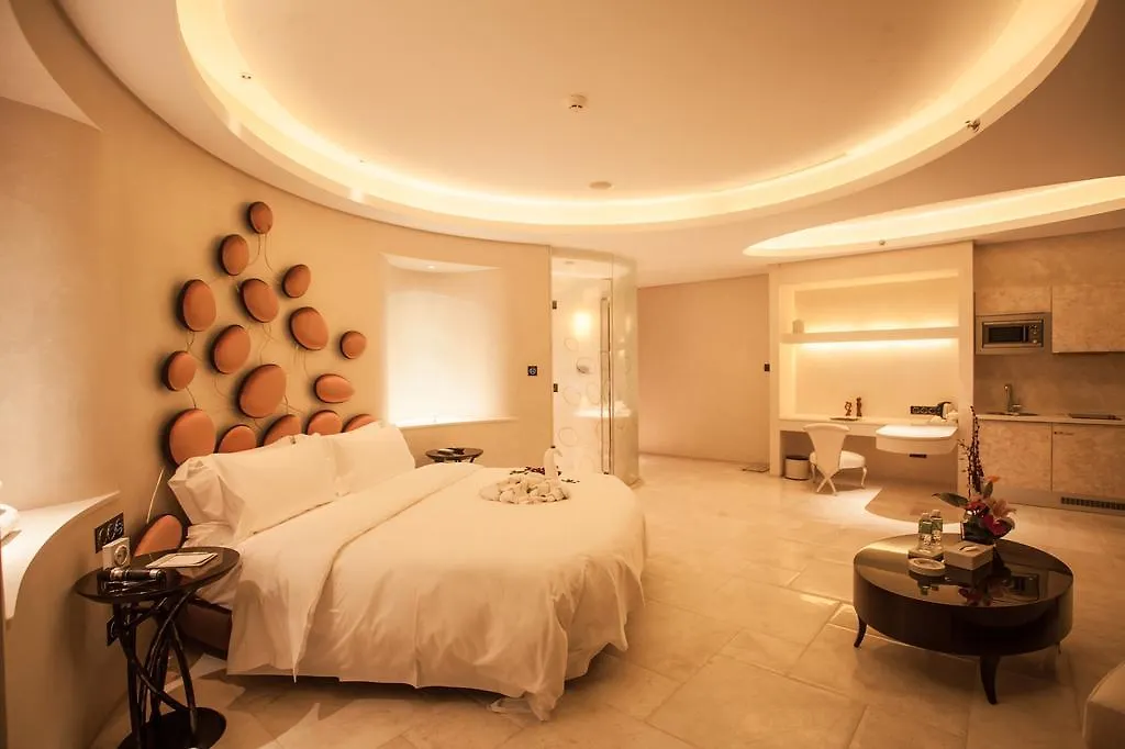 Phoenix Island Resort Σανυά 4*,